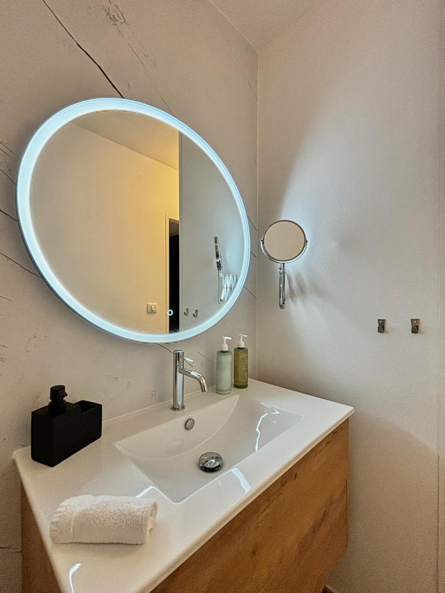 Le Oliva Chez Les M By Primo Conciergerie Apartment Nevers Bagian luar foto